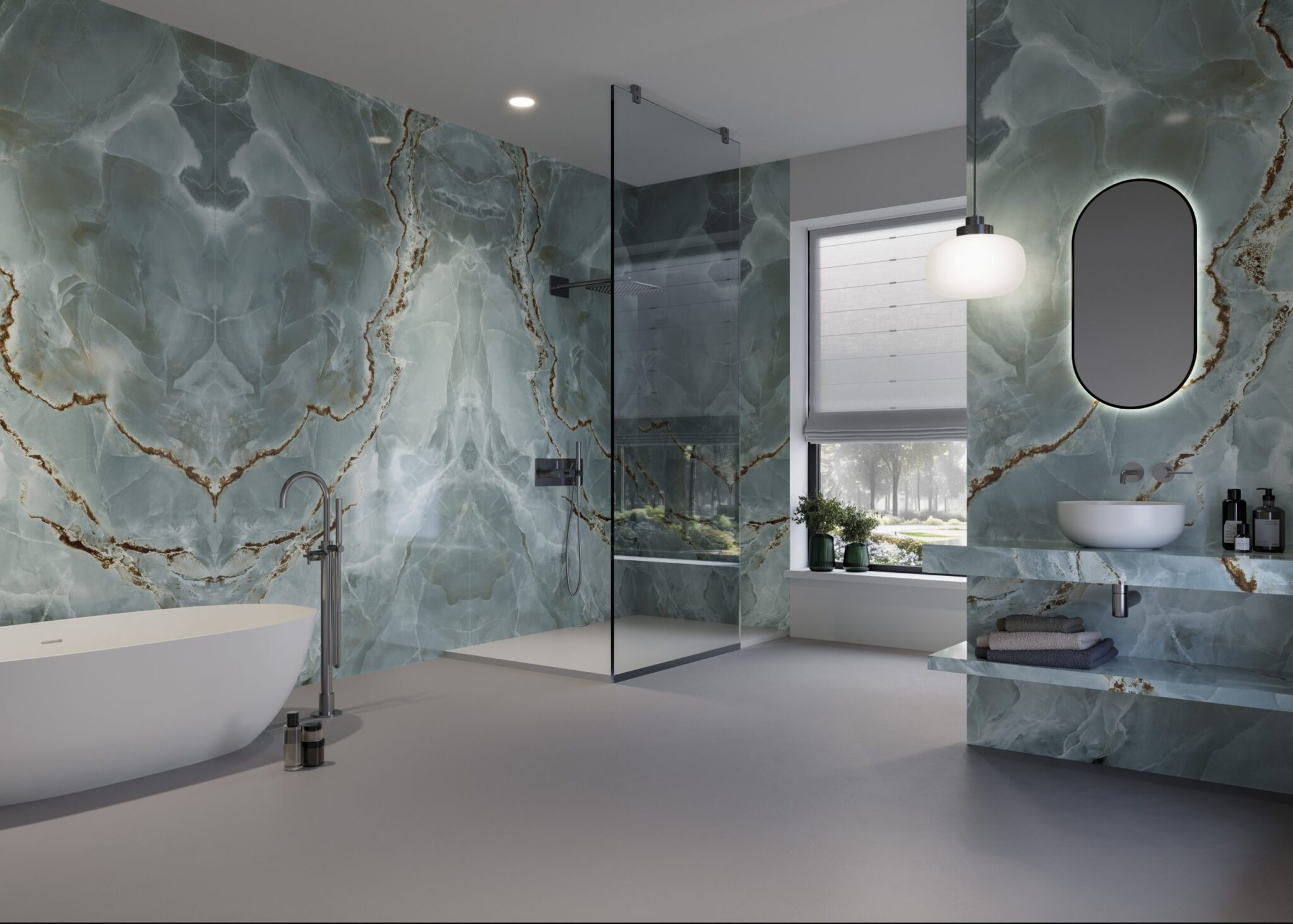 Fugenloses Badezimmer nach Maß mit großformatigen Keramikplatten Franko Emerald Onyx