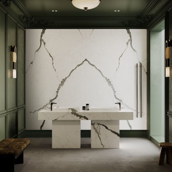 Fugenloses Badezimmer nach Maß mit Großformat-Keramik Franko Statuario Elegante