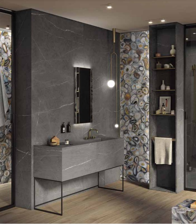 Fugenloses Badezimmer nach Maß mit Großformat-Keramik Franko Pietra Grey Elegante