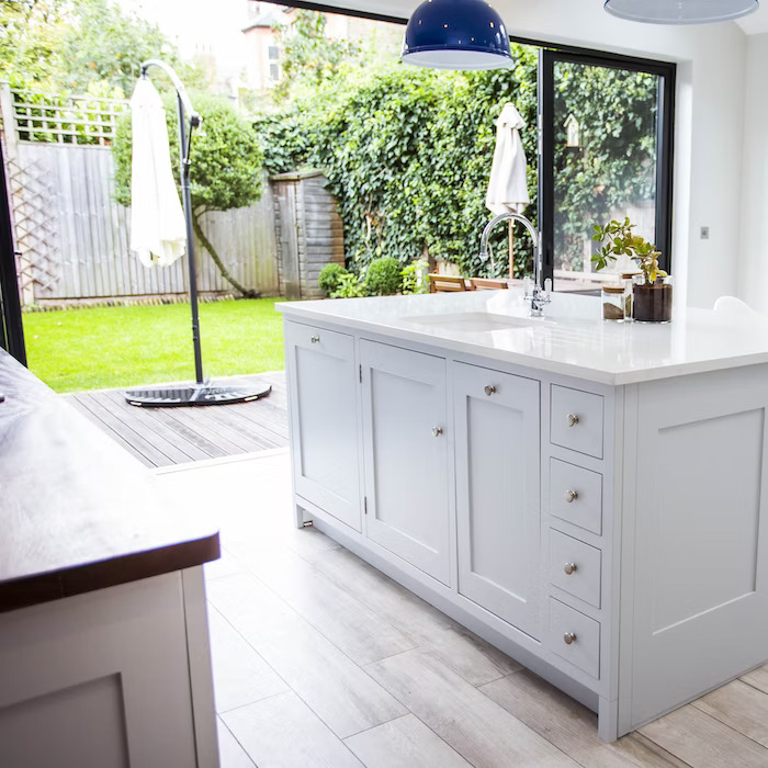Silestone Yukon küchenarbeitsplatte aus Konglomerat nach Maß, Weiß – Suede