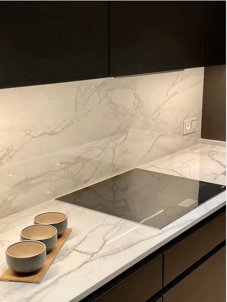 Küchenrückwand (Spritzschutz) aus Keramikplatte Dekton Lucid – Poliert