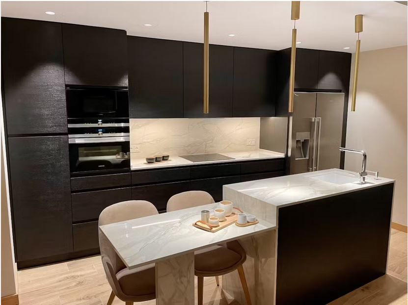Küchenrückwand (Spritzschutz) aus Keramikplatte Dekton Lucid – Poliert
