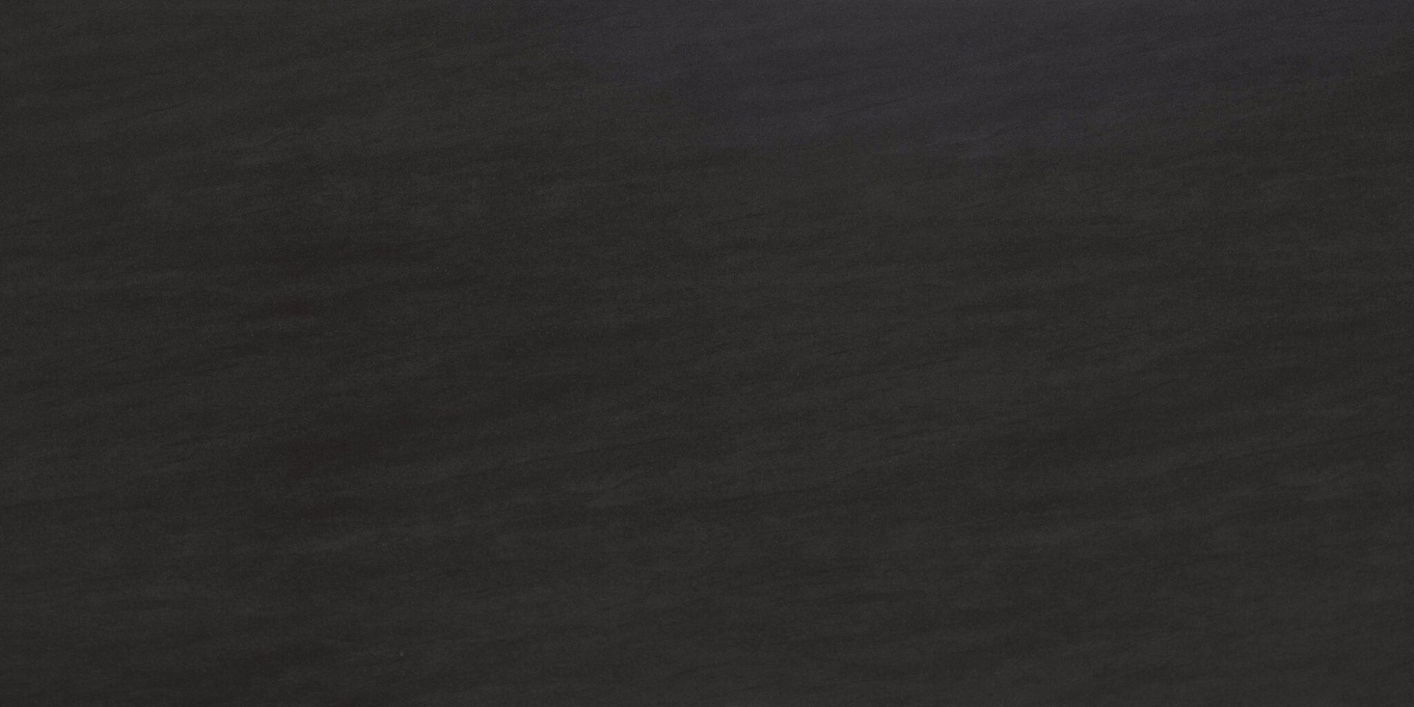 Küchenrückwand (Spritzschutz) aus Keramikplatte Neolith Basalt Black – satin