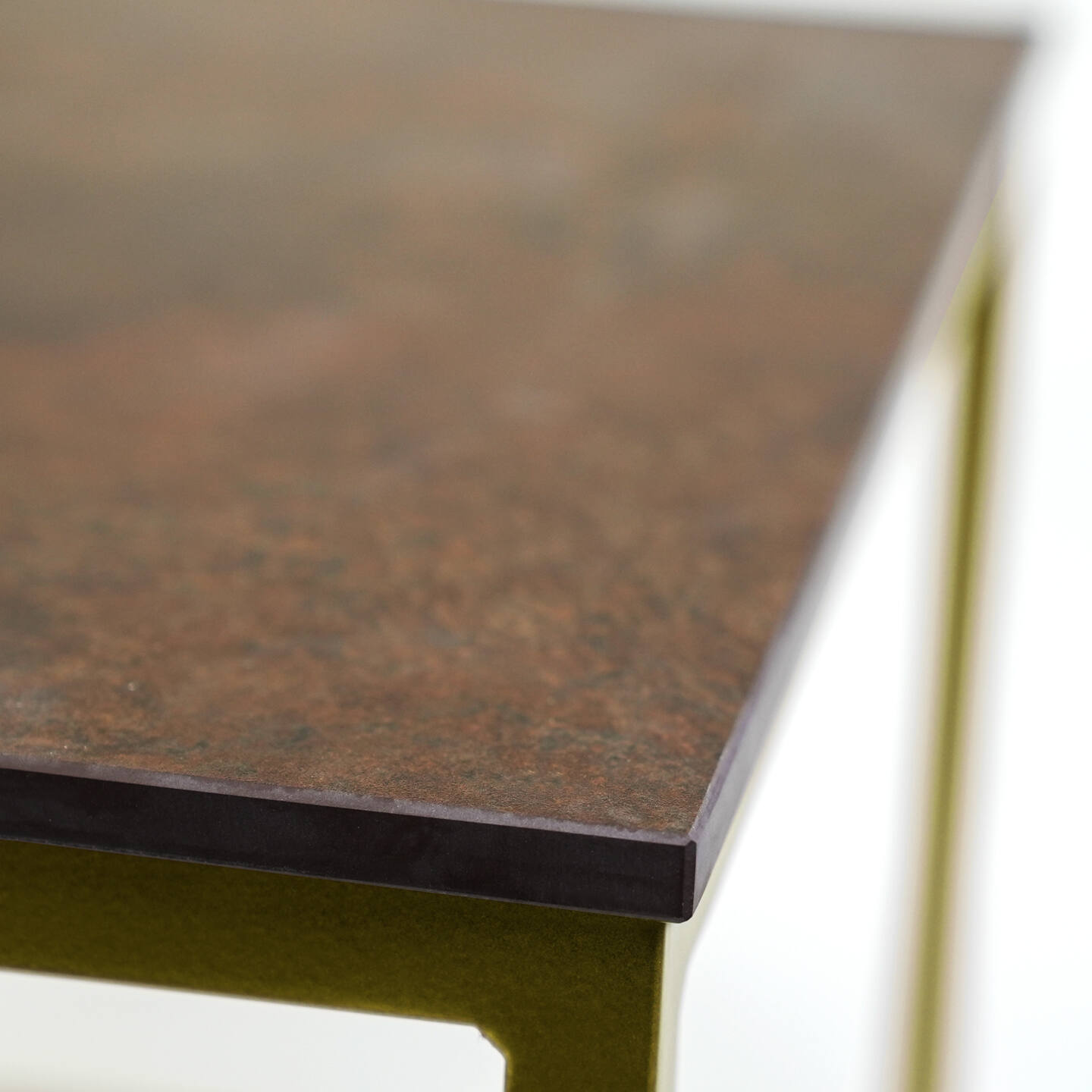 Tisch Franko Kanuhura Keramik Ossido Bruno 60×60 & 40×40