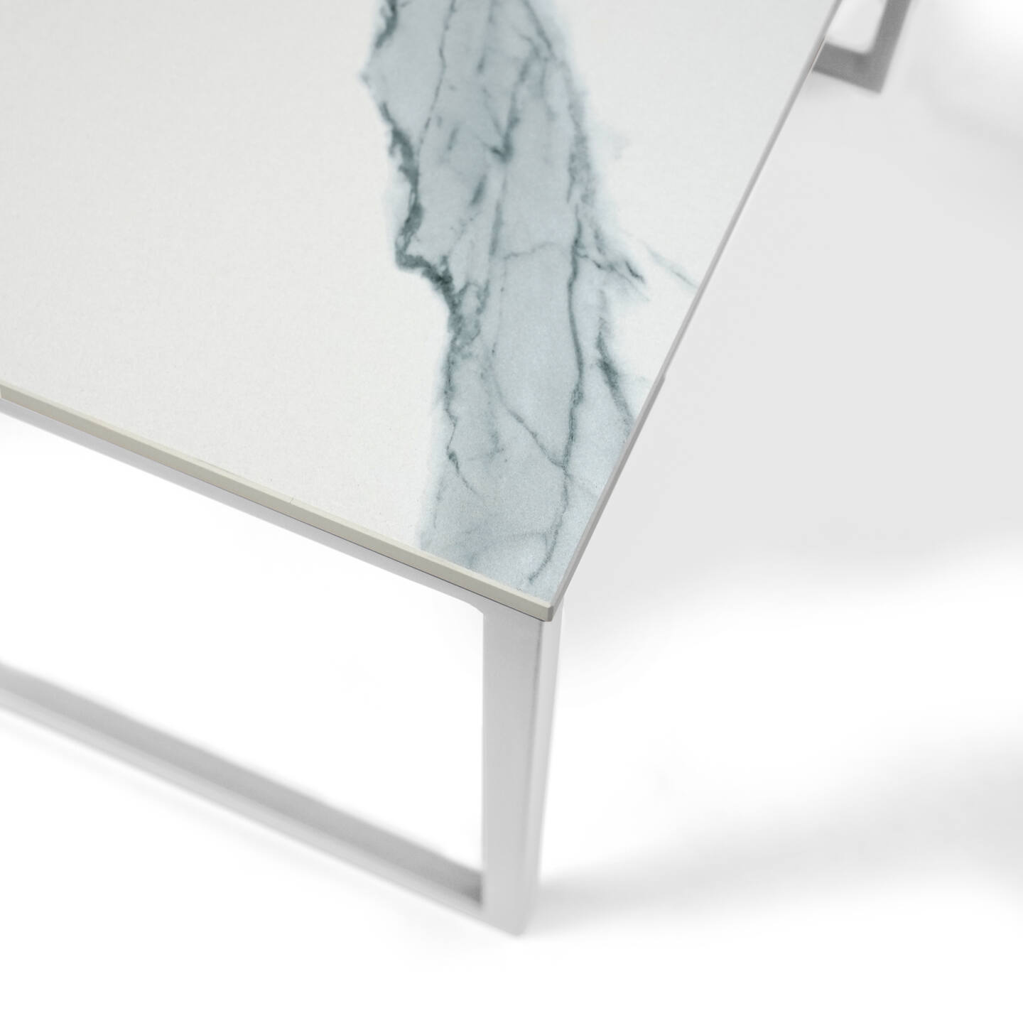 Tisch Franko Kanuhura Keramik Statuario Altissimo 60×60 & 40×40