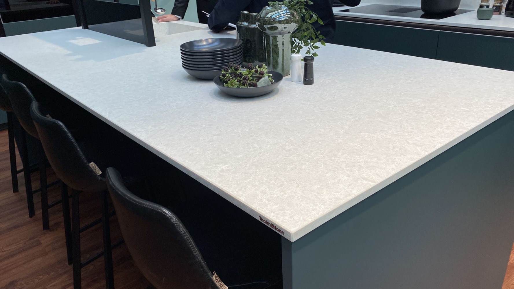 Technistone Noble Quartzite küchenarbeitsplatte aus Konglomerat nach Maß, Grau – Poliert