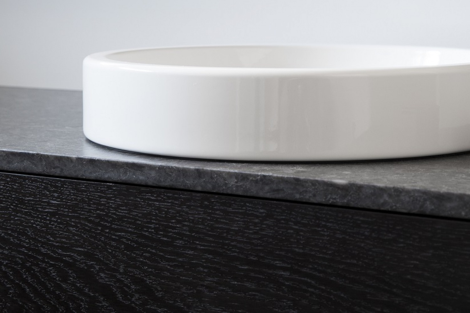 Technistone Noble Imperial Grey küchenarbeitsplatte aus Konglomerat nach Maß, Schwarz – Poliert