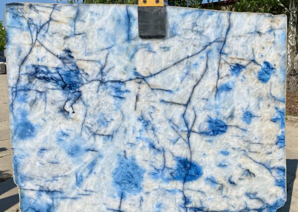 Crystal Blue - beleuchteter Quarzit - für Wände, Arbeitsplatten und Empfangstheken