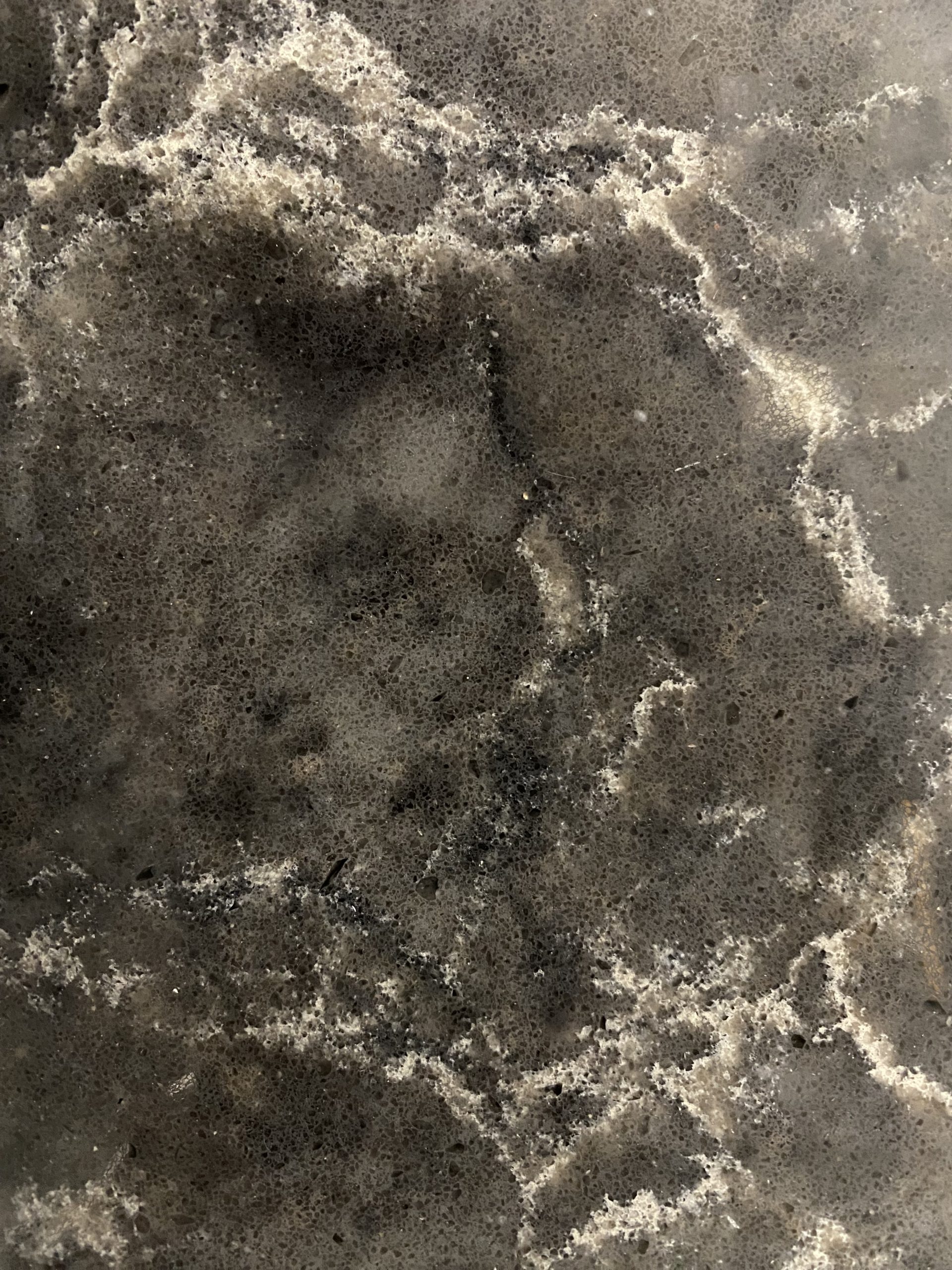 Küchenarbeitsplatte aus Konglomerat nach Maß, Grau – Caesarstone Coastal Grey - Poliert